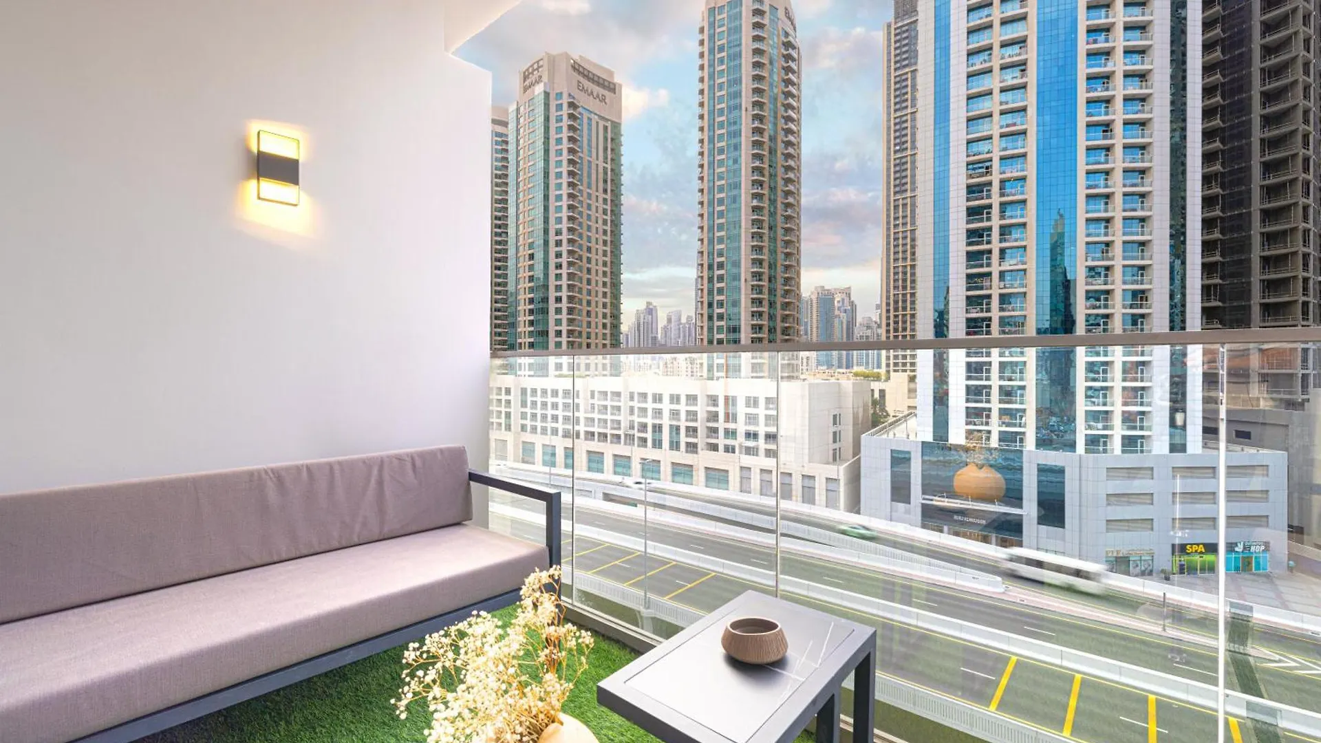 Chic Studio 5 Min Walk To Dubai Mall & Burj 0*,  United Arab Emirates