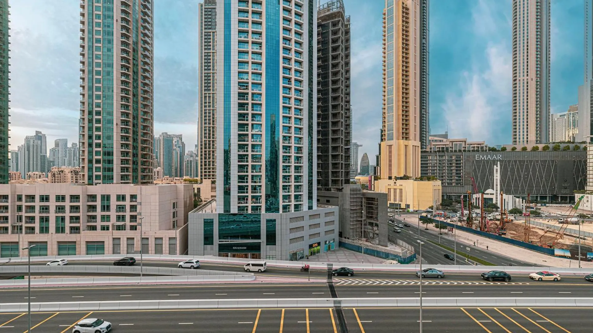 Chic Studio 5 Min Walk To Dubai Mall & Burj 0*,  United Arab Emirates